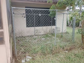 Chain link kennel