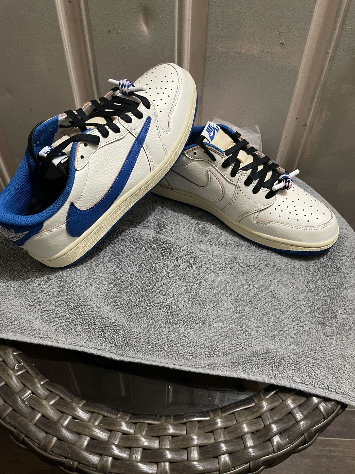 Jordan 1 Cactus Jack Fragments