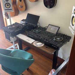 Denon Prime 4 Plus With LC6000 Deck And Hard Shell Case
