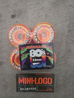 Skateboard wheels w bearings