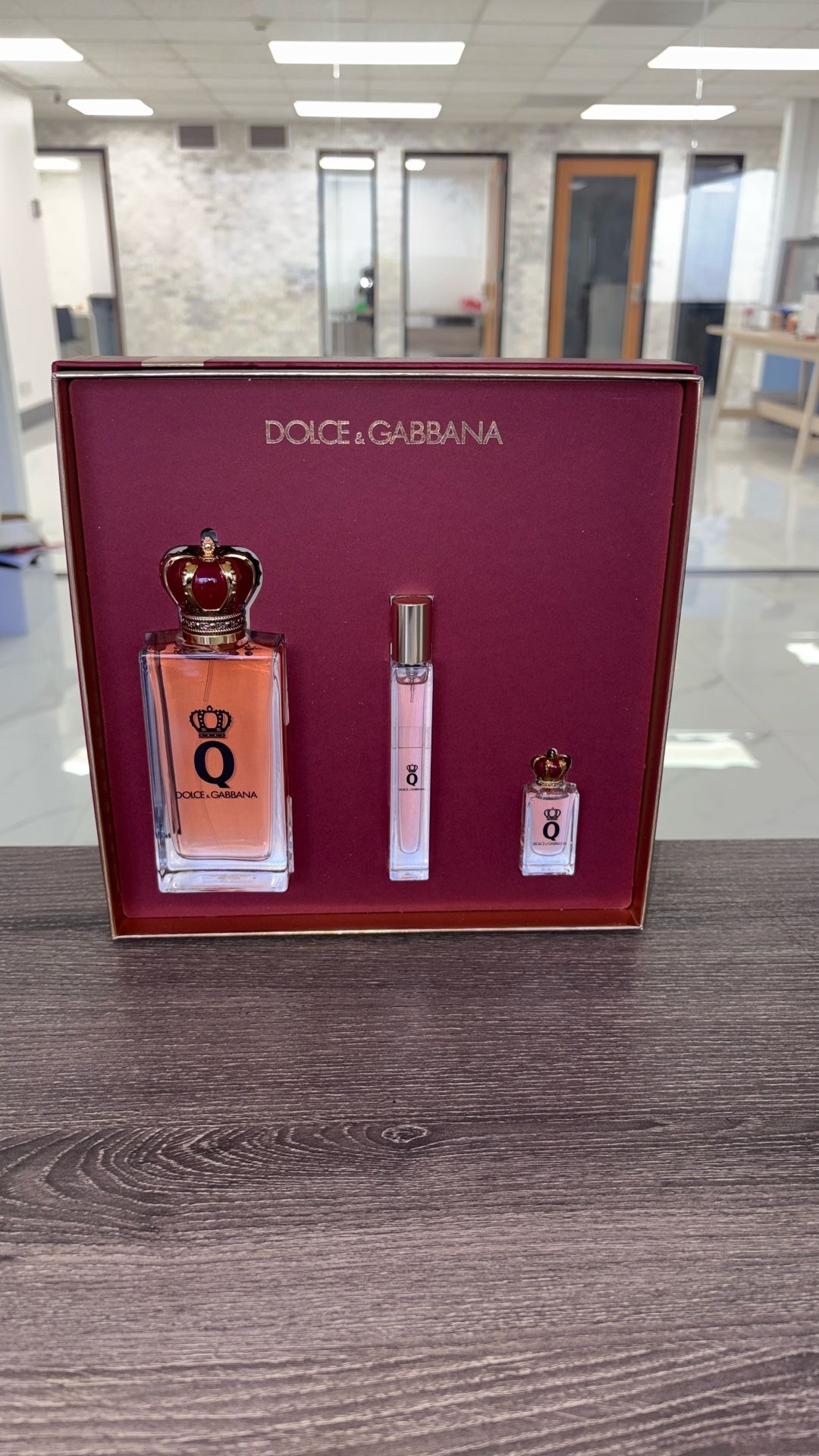 Dolce & Gabbana Queen 3.4 oz EDP 3 Pc Gift Set