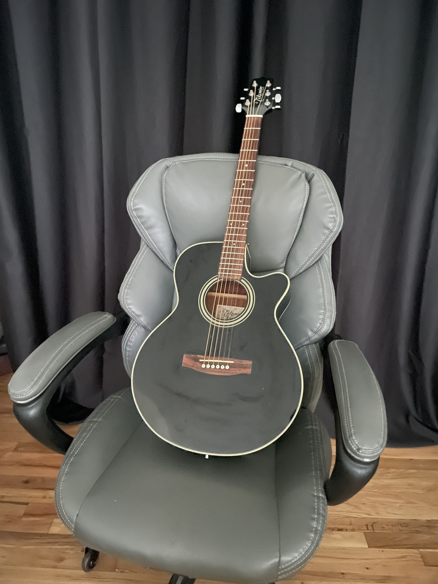 Takamine G Series Acoustic Guitar EG260C bK