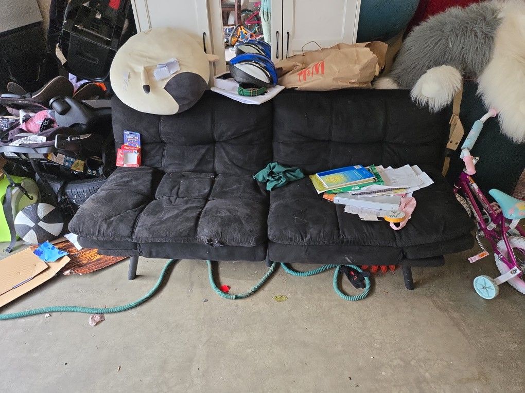 Black Futon
