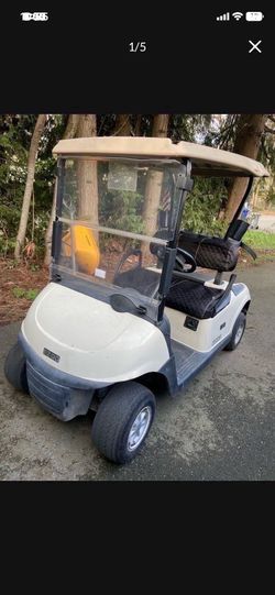 LOW PRICE MOVING- 2018 ELECTRIC GOLF CART