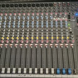 Allen & Heath ZED-22FX 22-channel Mixer