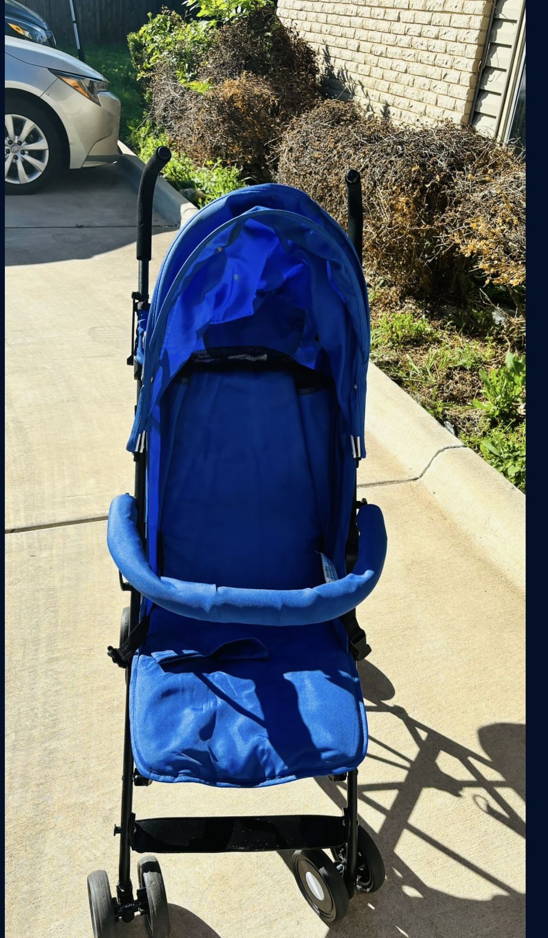 kids stroller with adjustable seat light wait easy to carry and fold royal blue new in condition