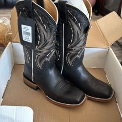 New Woman’s Boot Barn Boots 7.5