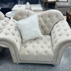Cozy Beige Loveseat 5802