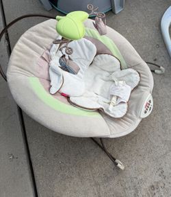 Baby Vibrating Bouncer 