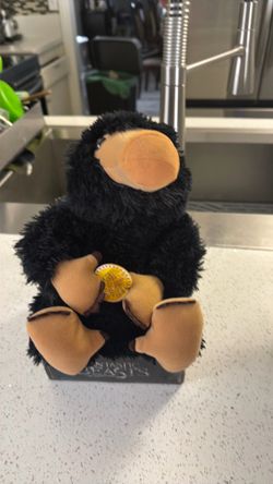 Fantastic Beasts & Where to Find Niffler 8" Plush Noble Collection Harry Potter
