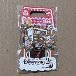 2025 Disney Parks Pin Gingerbread Disneyland Hotel Mickey and Minnie LE Pin