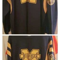 NCAA Michigan University Crew Neck Sweatshirt WT.  Adult XL.
