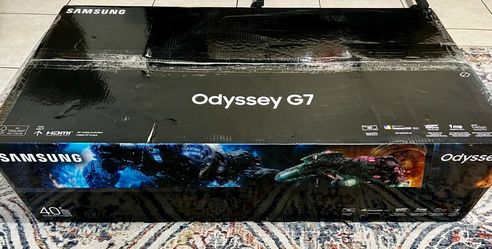 Samsung’s 40” Odyssey G7 G75 WUHD 180Hz Curved Gaming Monitor