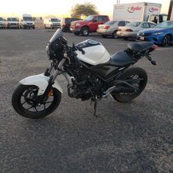 2017 Yamaha R300 YZF-R3,  Runs Prefect Low Mileage only 14,100 mile