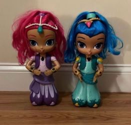 Shimmer and Shine Dolls Set of 2 blue one doesn’t work