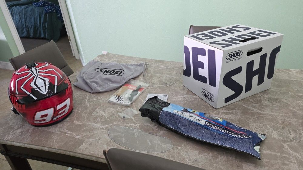 SHOEI RF1200 SIZE M HELMET 93 MARQUEZ SMOKE-FREE PET-FREE HOME