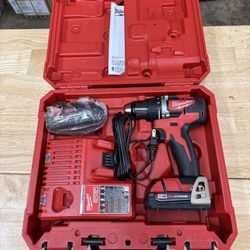 Milwaukee  M18 18-Volt Lithium-Ion Brushless Cordless 1/2 in. Compact Drill/Driver Kit with (2) 2.0 Ah Batteries, Charger and Case