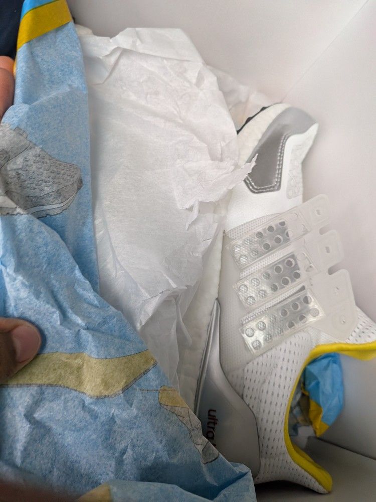 Adidas Ultra Boost Dna Logo