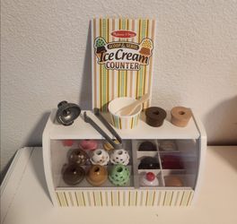 MELISSA AND DOUG WOODEN ICE CREAM SET