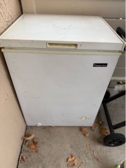 Medium size deep freezer
