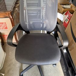 Desk chair $10