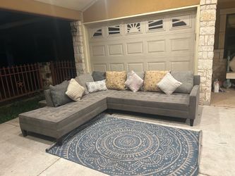 Free Delivery 🚚 Gray Sectional/ Sala Seccional Gris