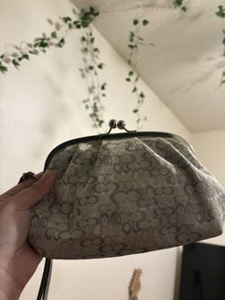 (NOT FOR SALE) optic grey coach kisslock pouch
