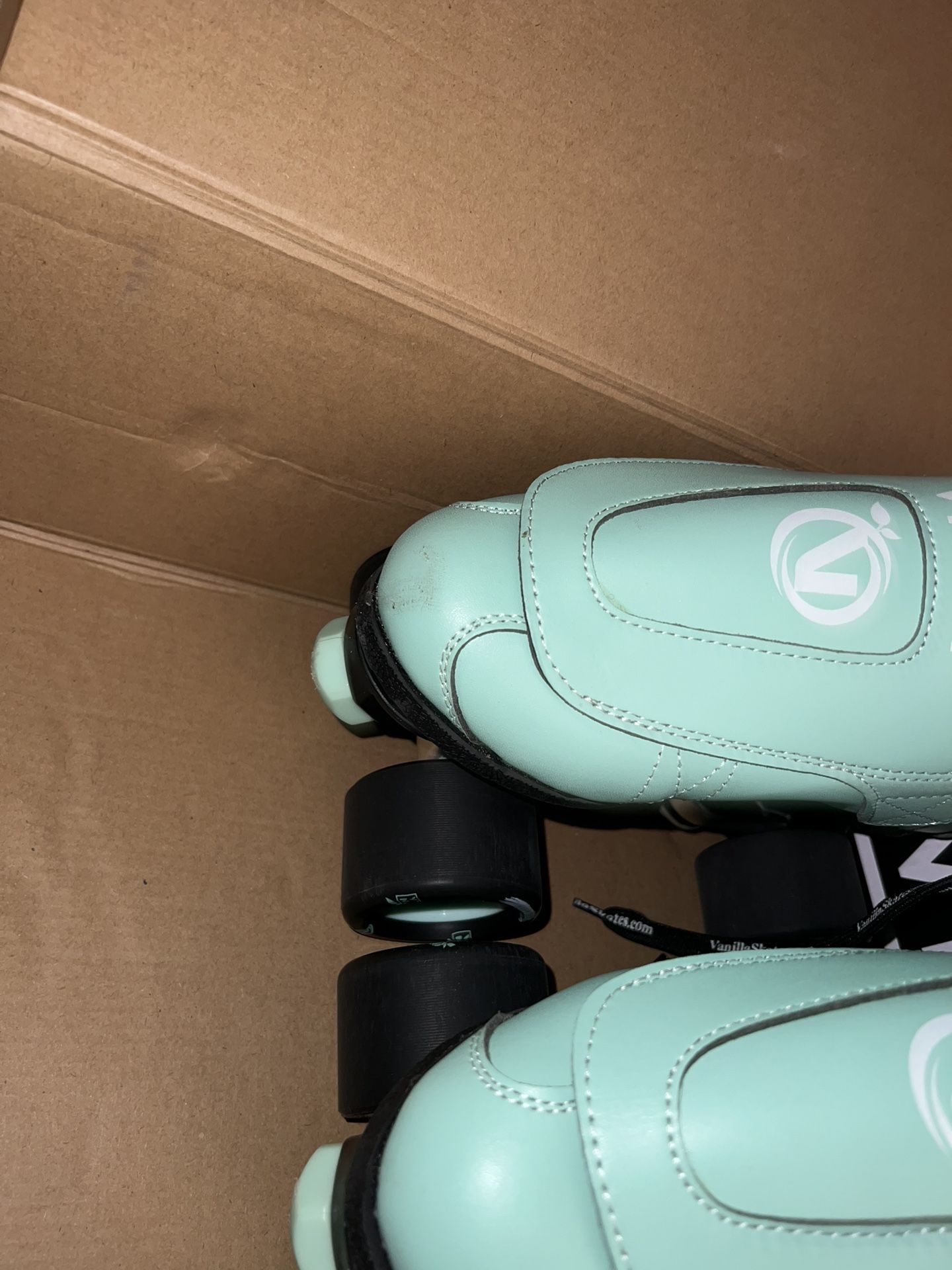 Vnla Speed Skates Size 6 Women’s 