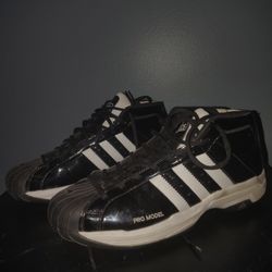 Adidas - mens - size 11 - Pro Model