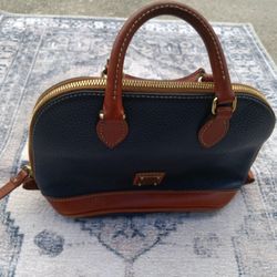 Dooney And Bourke VGC Leather Zip Lined Domed Satchel Handbag Footed