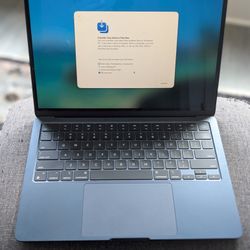 Apple Macbook Air ,  2022, 8GB, 13”