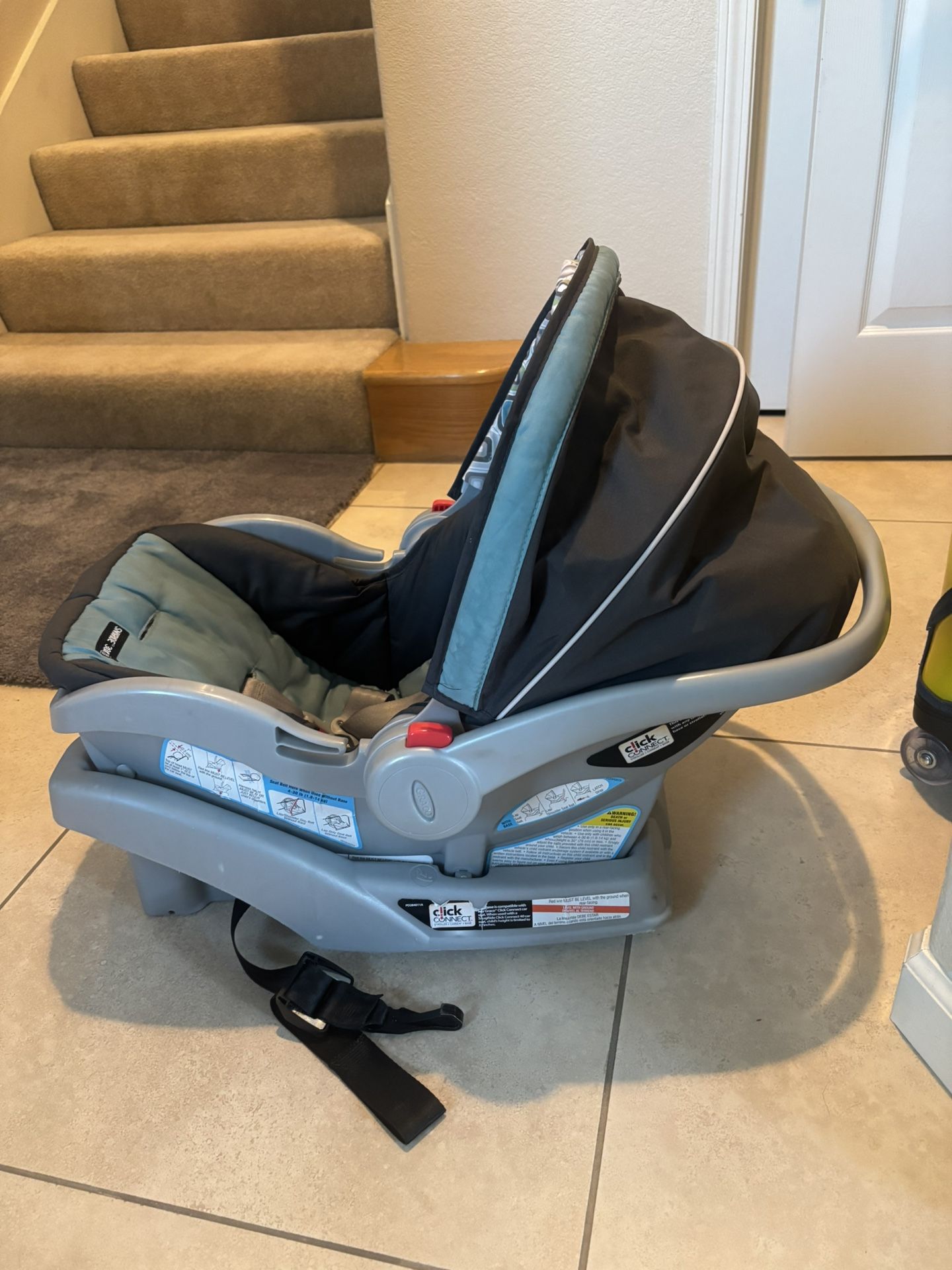 Graco car seat for infant