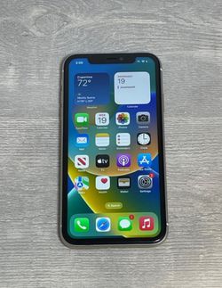 Apple IPhone 13 With otter box (Unlocked)