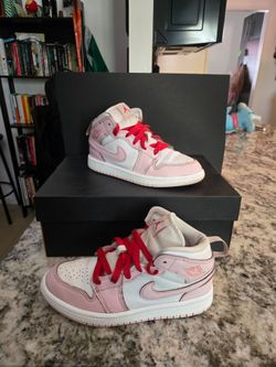 Jordan mids, girls size 13.5