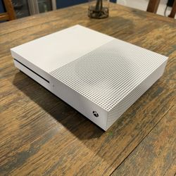 Xbox One S (500GB)