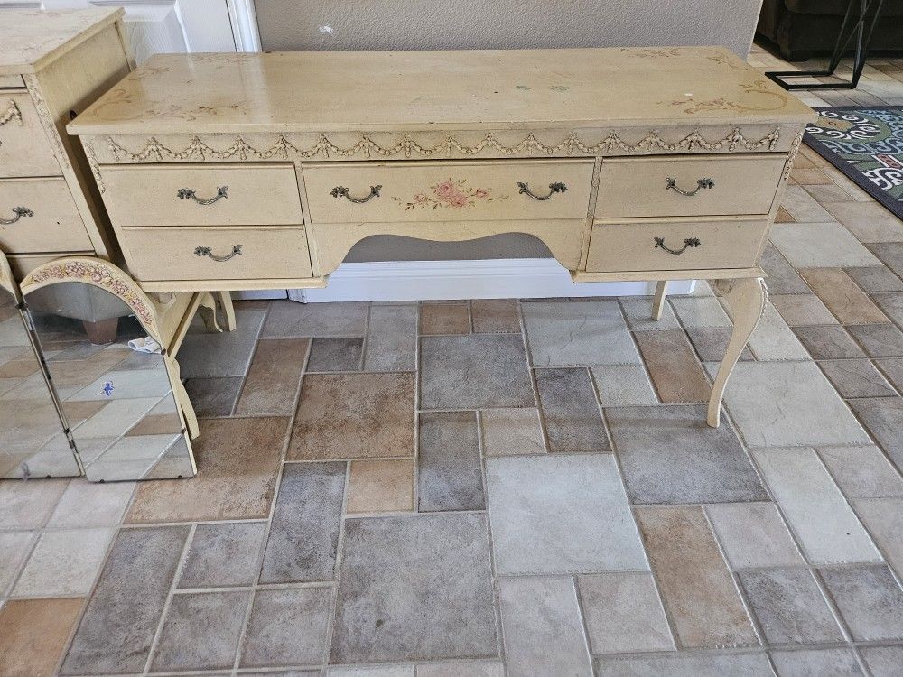 Vintage Dressing Table With Mirror -