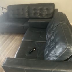 Couch Set In Good Condition