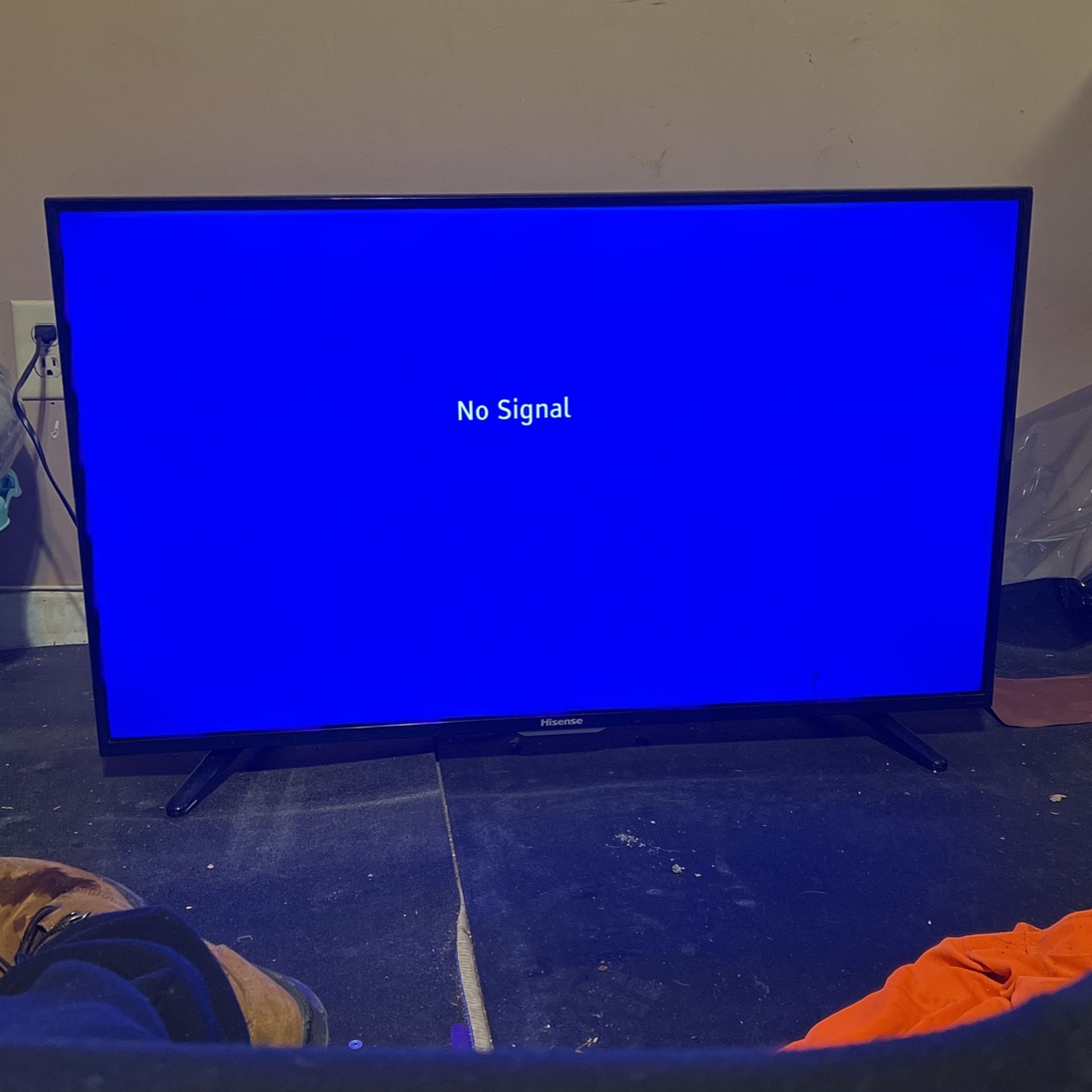 Hisense Hisense 40H5B 40" 1080p 60Hz Class LED Smart HDTV