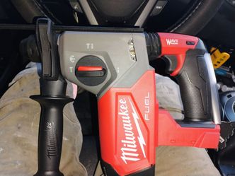 MILWAUKEE FUEL ROTARY HAMMER