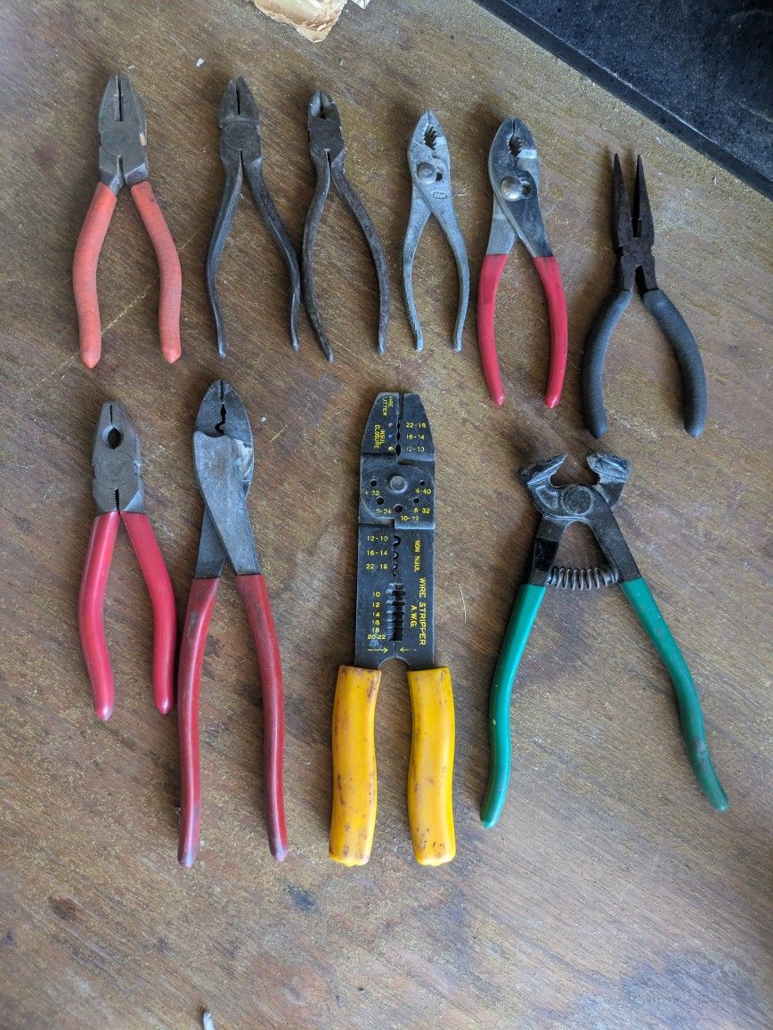 LOT OF 10 VARIOUS TOOLS
