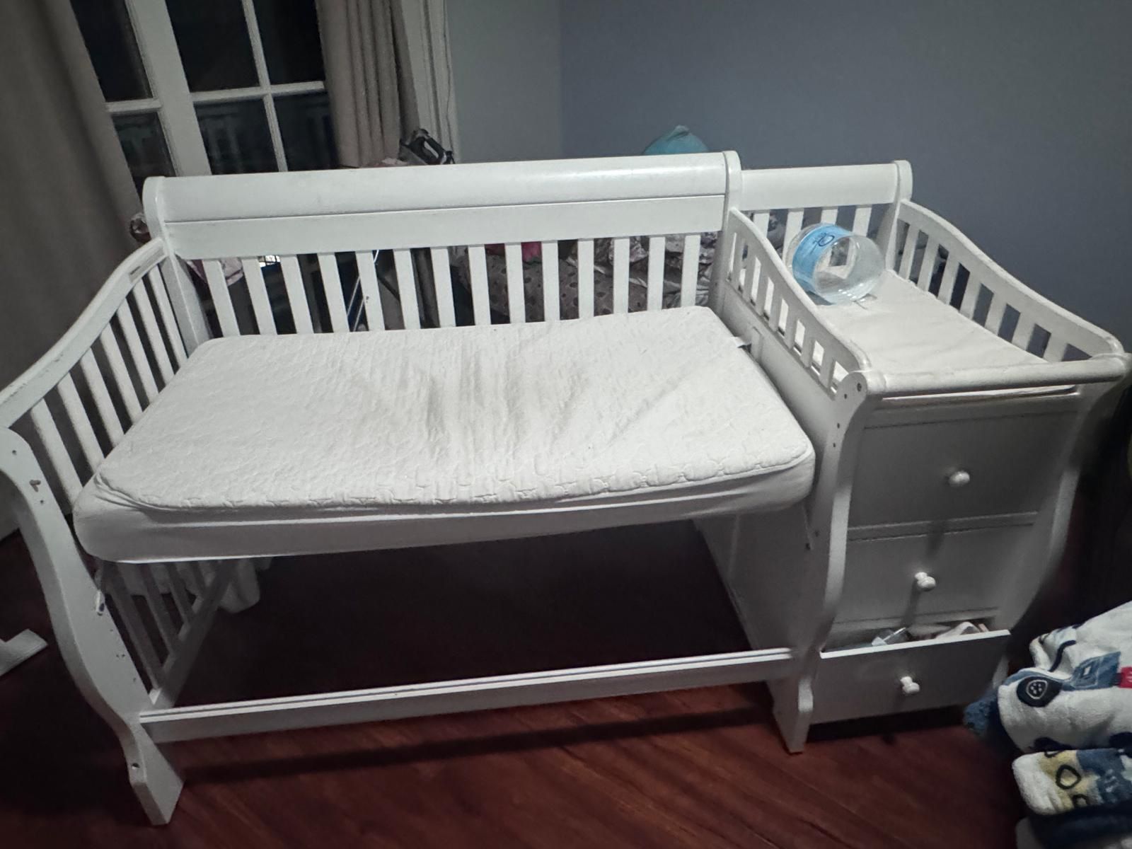 Kalani 4-in-1 Crib and Changer Combo