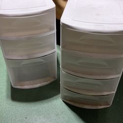 Two set of storage drawers