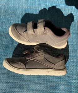 Boys Reebok sneakers, Size 8