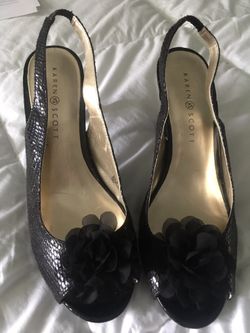 Karen Scott Heels size 10 mildly worn