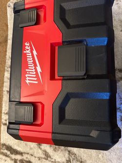 Vacuum Milwaukee M18 only tool