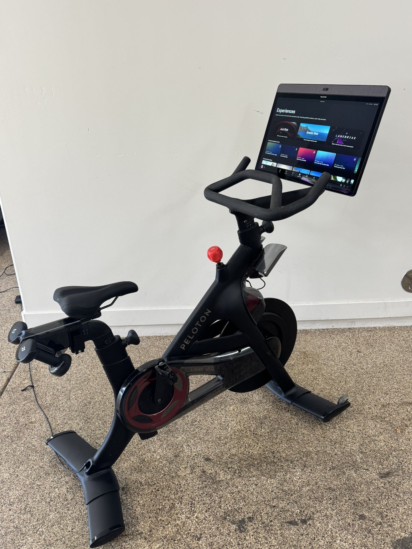 Like new - Peloton Bike + with ONLY 1-25 Rides & Hours
