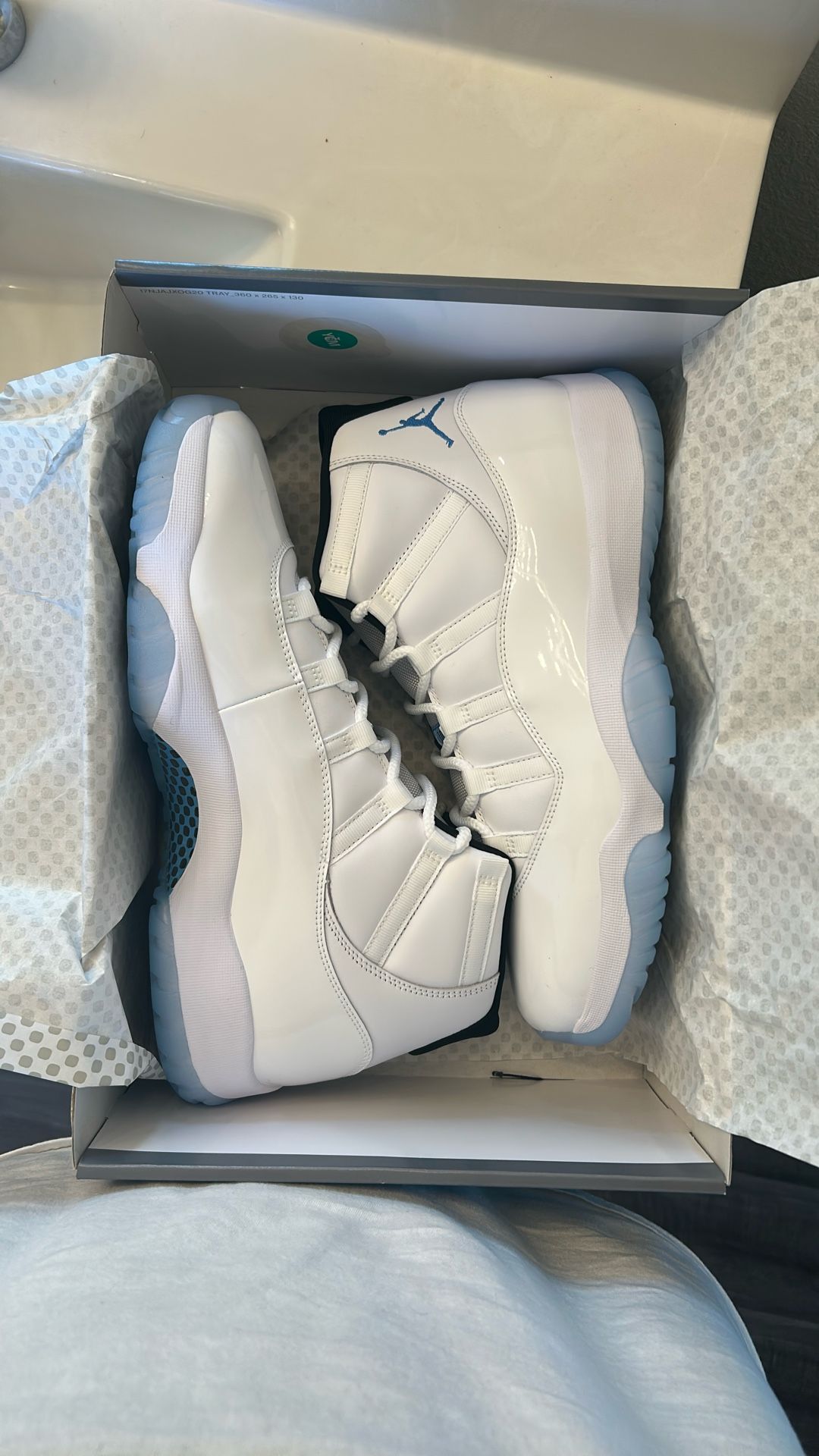 Air Jordan 11 Retro - Sz 13 - Legend Blue