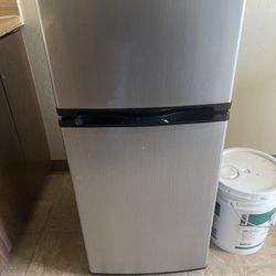 Small Refrigerador 
