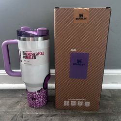 Stanley Hello Kitty 50th Anniversary Limited Edition 40 oz Quencher