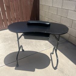 Manicure table